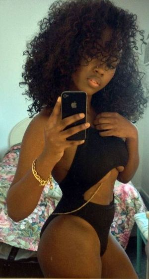 naked black girl selfie